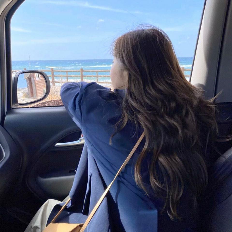 一对搞电话诈骗的夫妻，出狱后就结婚了。男方对自己过去的违法犯罪行为毫不掩饰，甚至