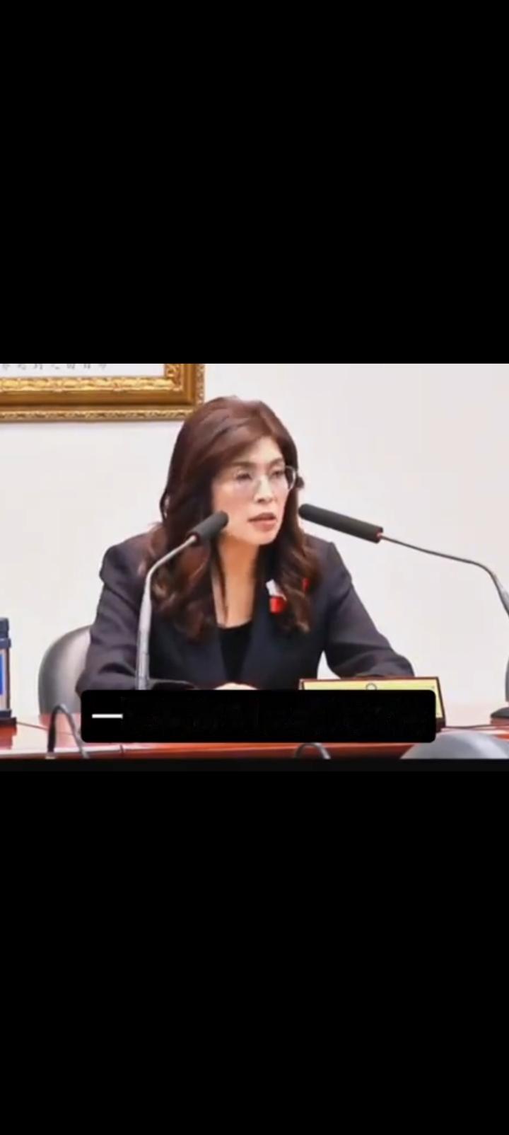 现在刷到郑丽文看都不看，一扫而过。
没意思，
日本菲律宾都跑到台湾划界了，她还振