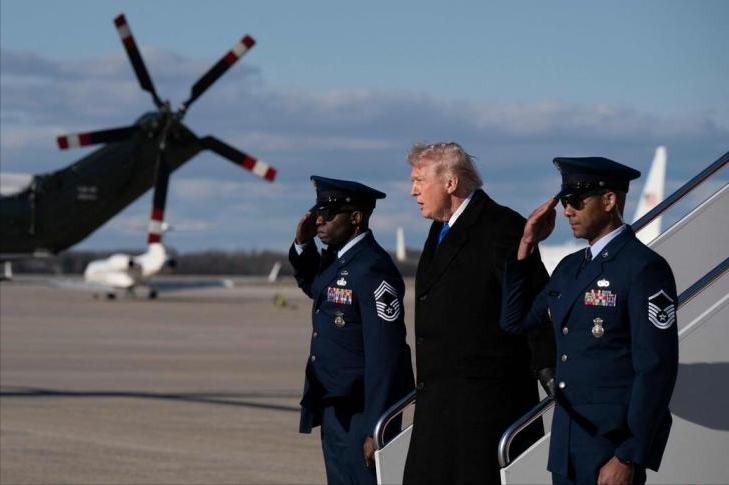 特朗普为何急转弯？

新加坡联合早报今日报道：“消息人士透露，美国总统特朗普是在