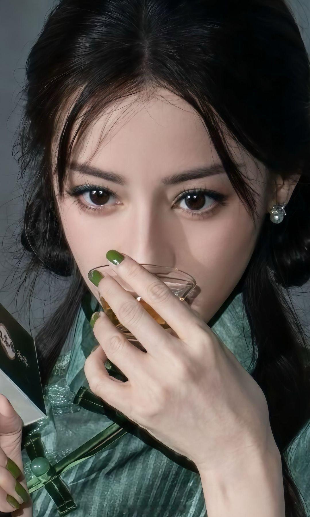 迪丽热巴女娲的神作[抱一抱] ​​​
