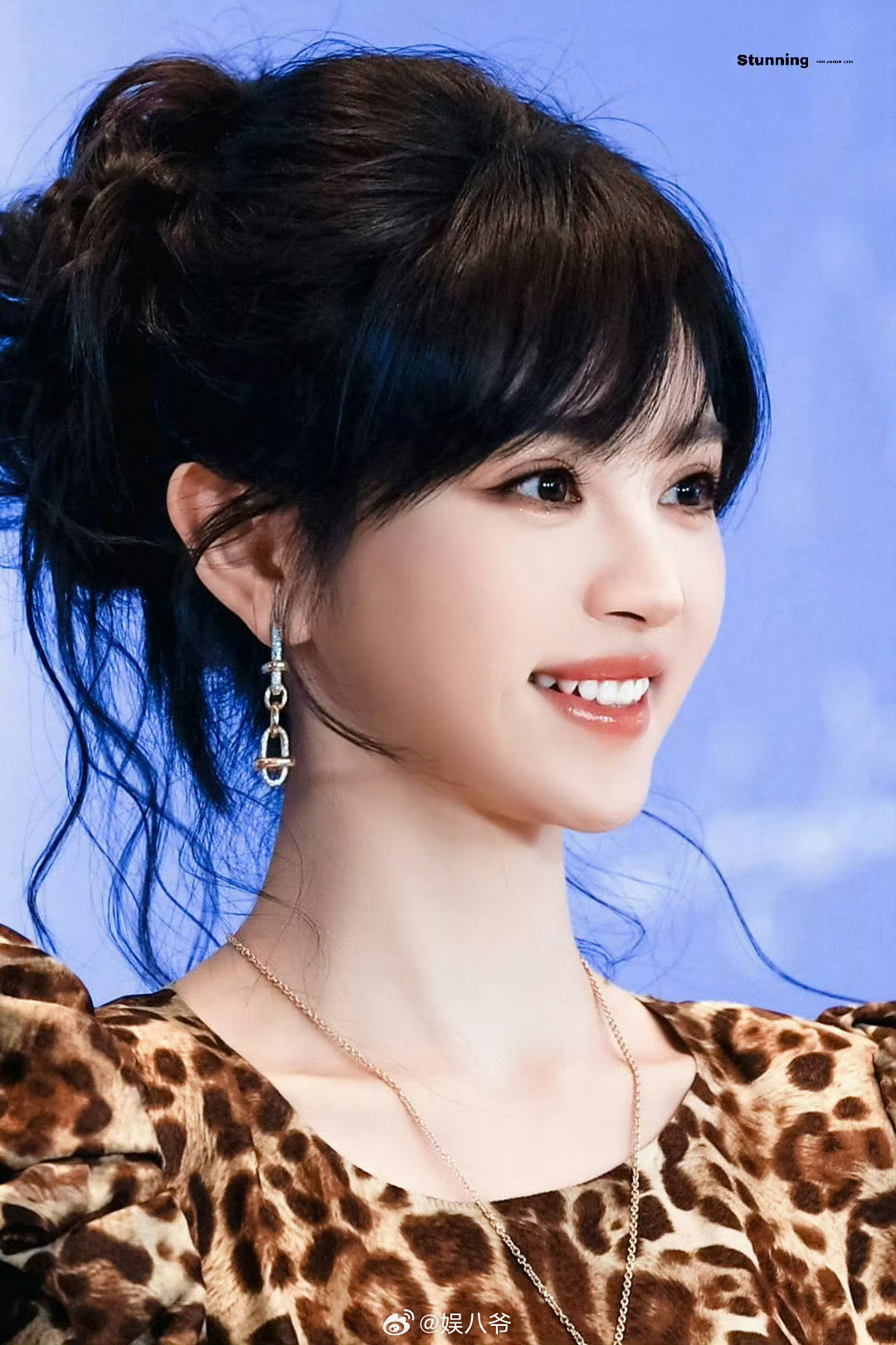 田曦薇愚人节站姐女星出图数量第一青天大老爷，田曦薇美貌满分田曦薇