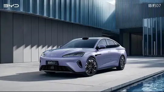 比亚迪海豹07 EV：全系第二代刀片电池，首任车主电芯终身质保，云辇-C智能悬架