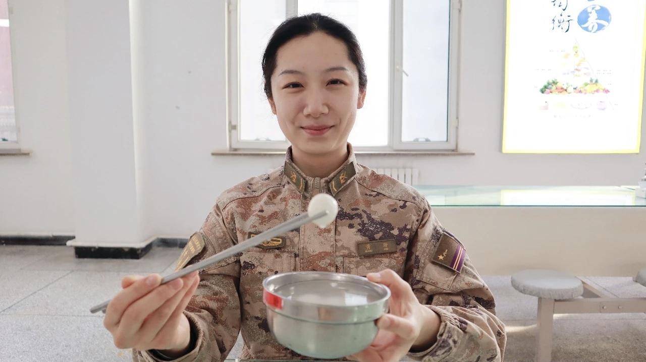 元宵节军人 5700万退伍军人 元宵节灯笼 元宵快乐