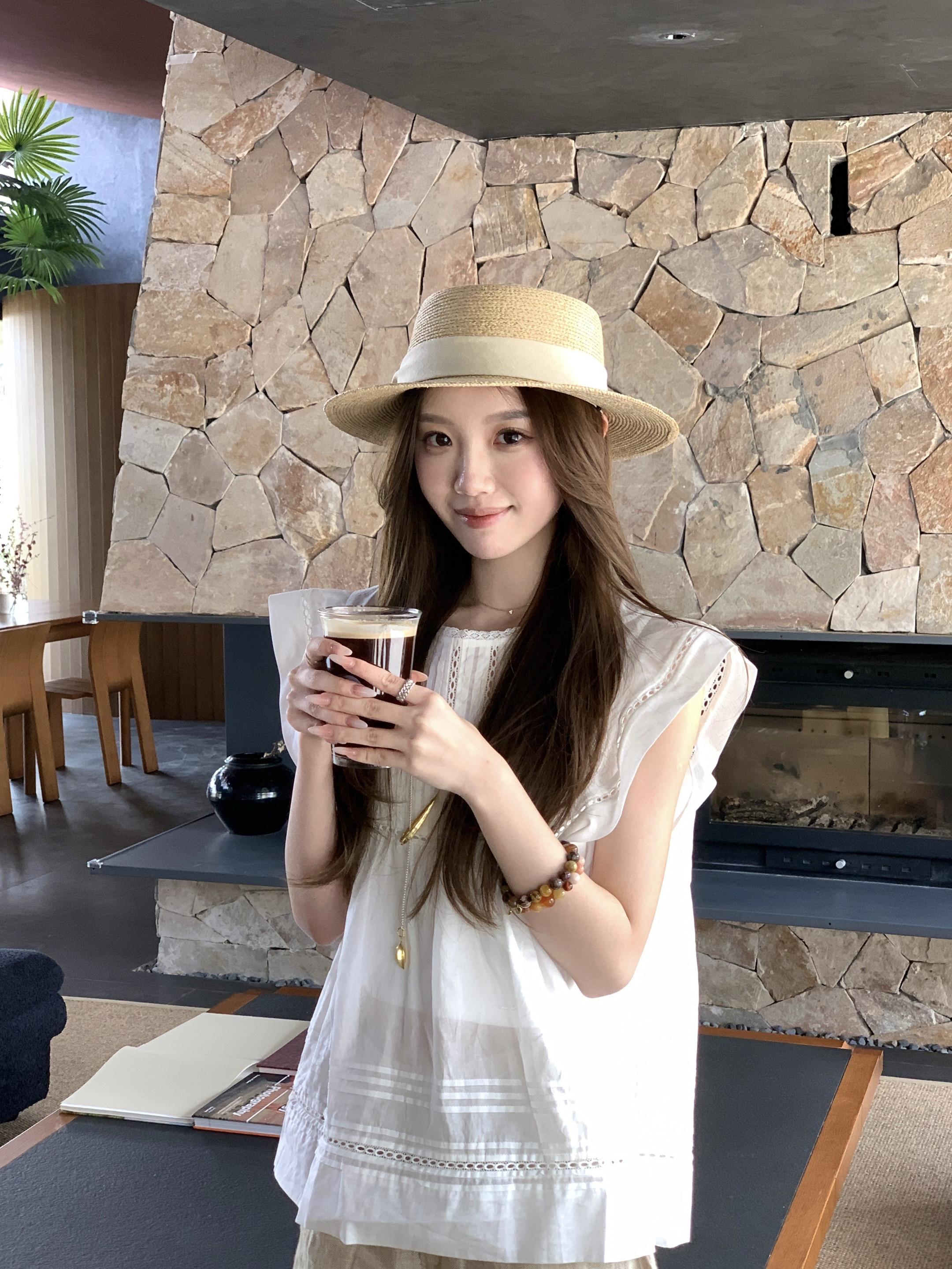 我是一个频繁流泪的人 但不妨碍我成为一个勇敢独立的小女孩