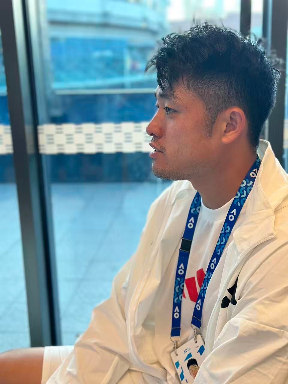 看到铁粉群里有老铁艾特我询问，应该是蛮多球迷关心阿昺的身体情况，那我先汇报一下。