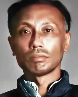 [微风]陈独秀晚年非常惨，两个儿子已经牺牲了十多年，他和妻子潘兰珍生活困顿，有时