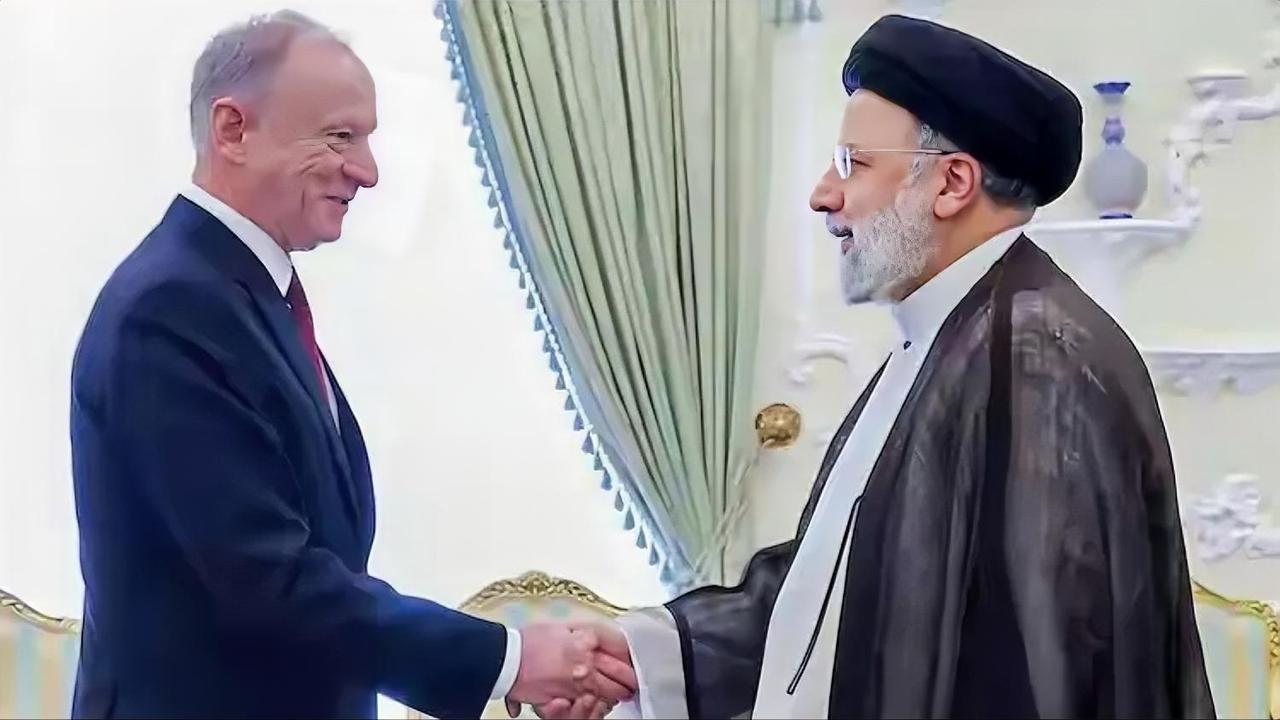 美伊大战一触即发？4级撤侨令拉响警报，伊朗放话让特朗普刻骨铭心
 
1月12日，