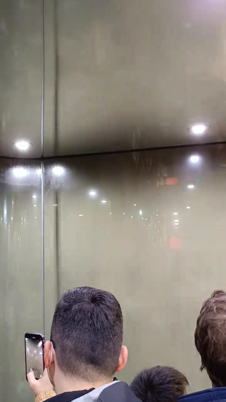 百龙天梯。
百龙天梯，三百一带入世界自然遗产的核心袁家界风景区。百龙天梯以最高户