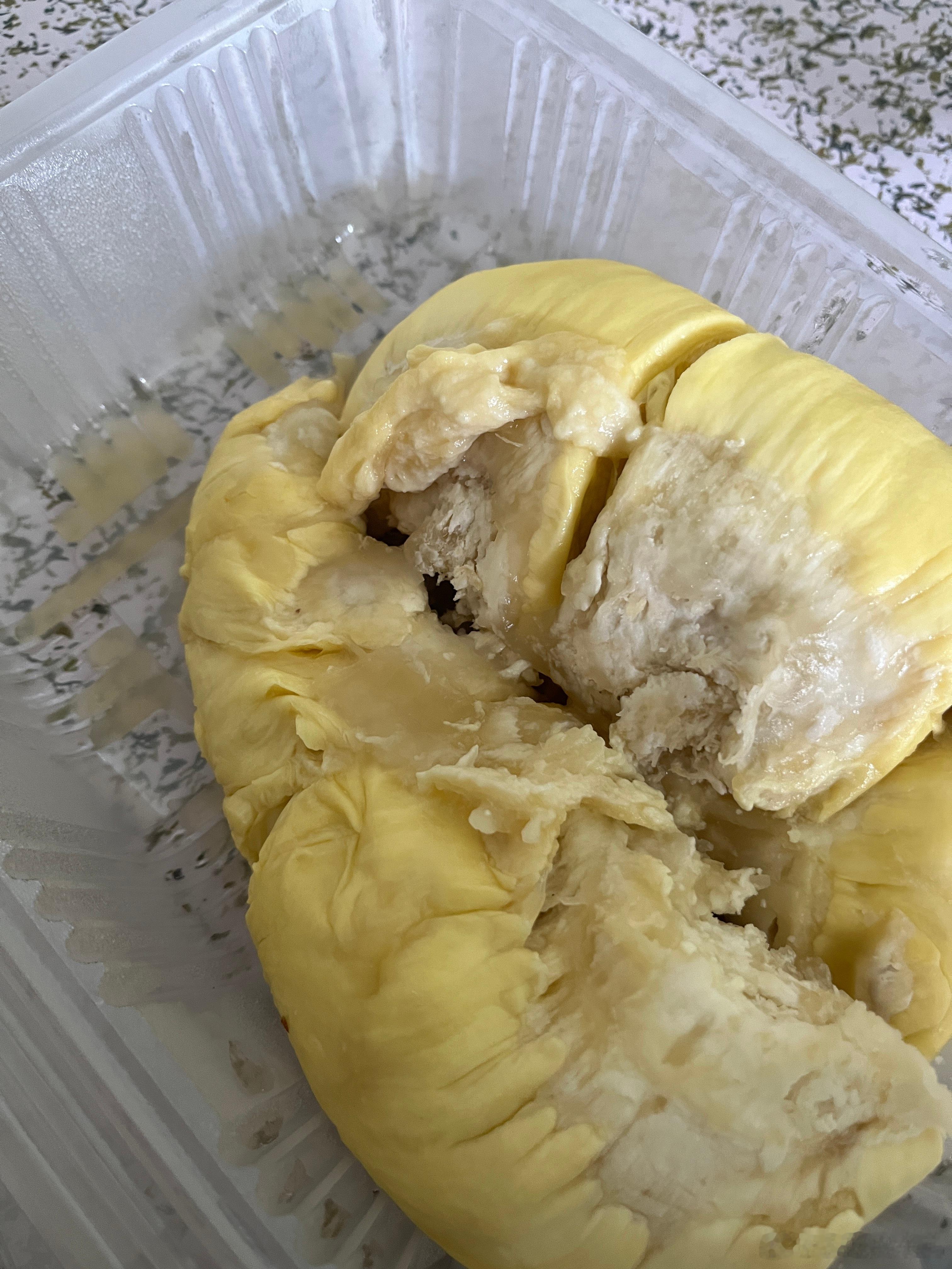 吃到我怕，细狗就吃了一个，吃完我今年都不会买榴莲吃了。陈克明食品道歉我经常买这个