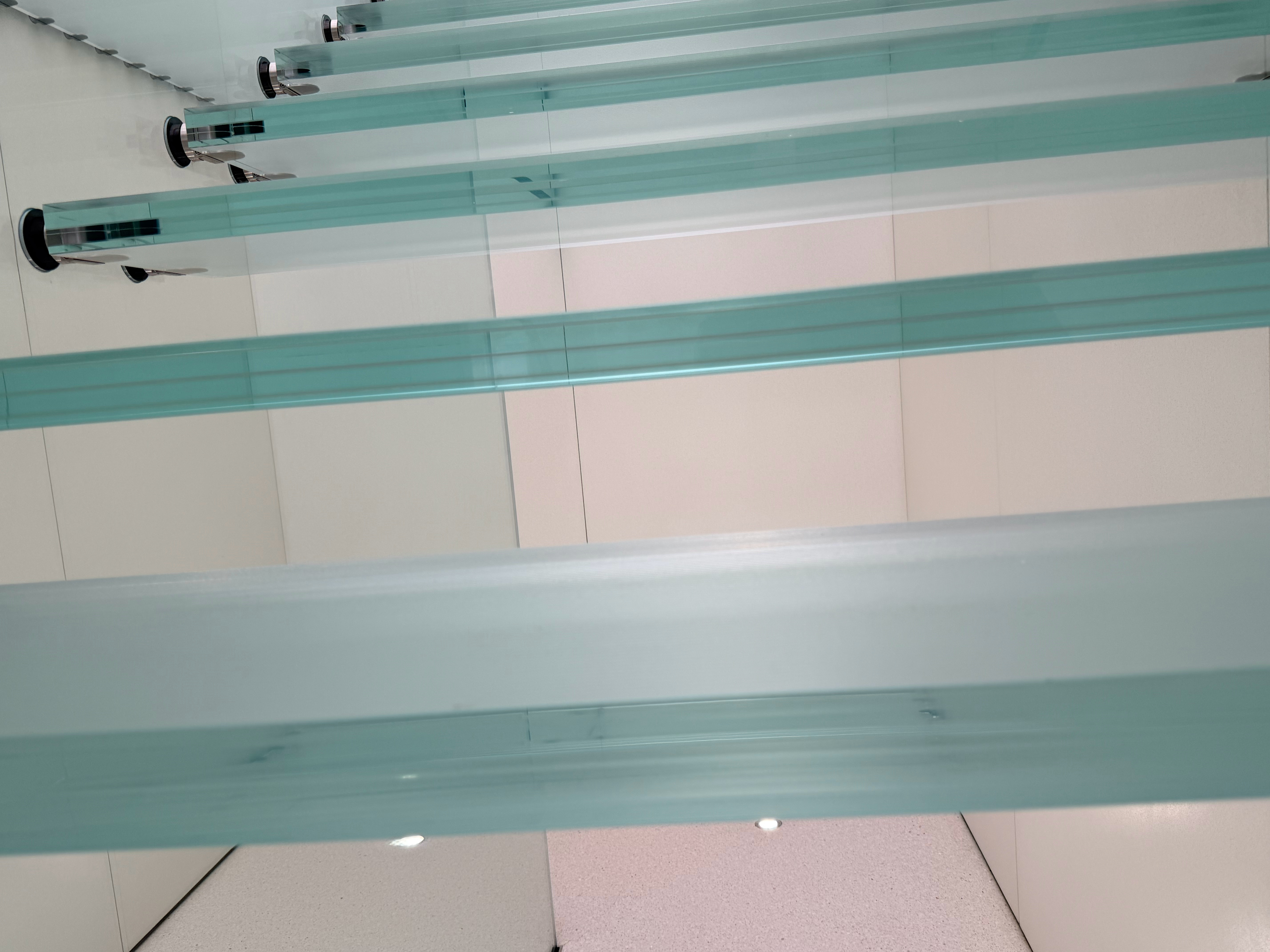 刚走完手心捏了一把汗你猜这是哪家数码公司的设计？应该挺好猜 青岛·青岛万象城