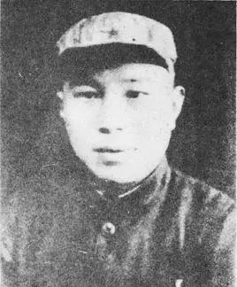 1939年，医生偷偷地把口袋里的针管拿出，他看着床上的黄道，默不作声地给黄道注射
