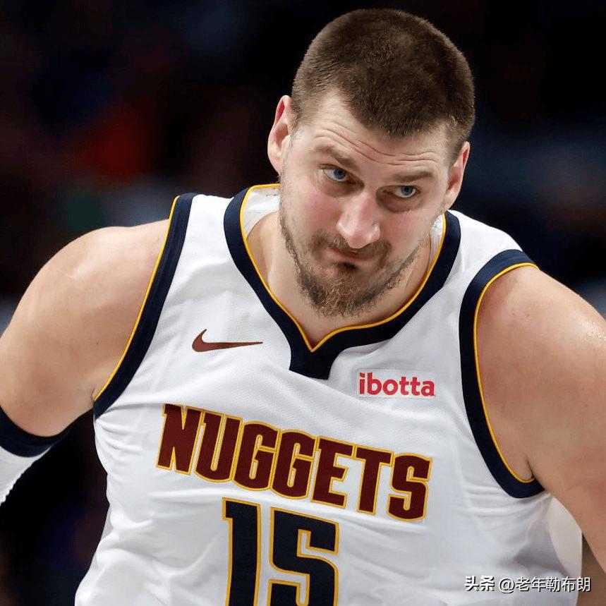 美媒：约基奇连续三场内合砍60分50篮板50助攻，历史第一人

3月27日消息，