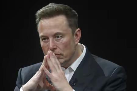 马斯克让自己的SpaceX和特斯拉合并了，这太空探索技术公司和制造电动车公司合并