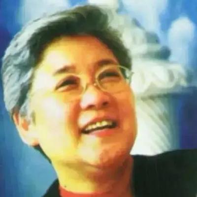 1977年9月，唐闻生被下放到“五七干校”劳动，从此她远离了工作多年的外交系统。