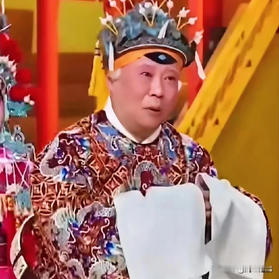 人和人的差距咋就那么大呢？
 郭德纲出新书啦，书名叫《活得明白》。 据郭德纲介绍