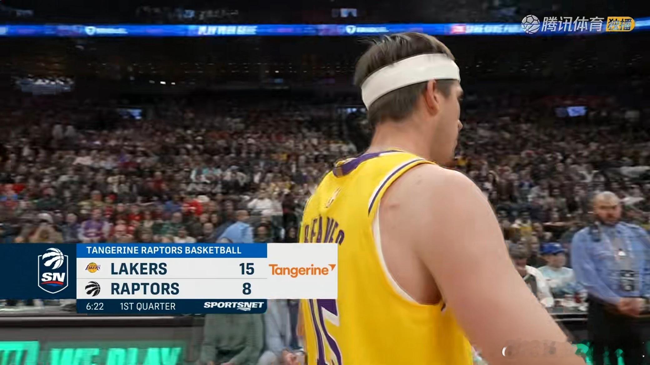 开局表现不错，湖人15-8领先猛龙 