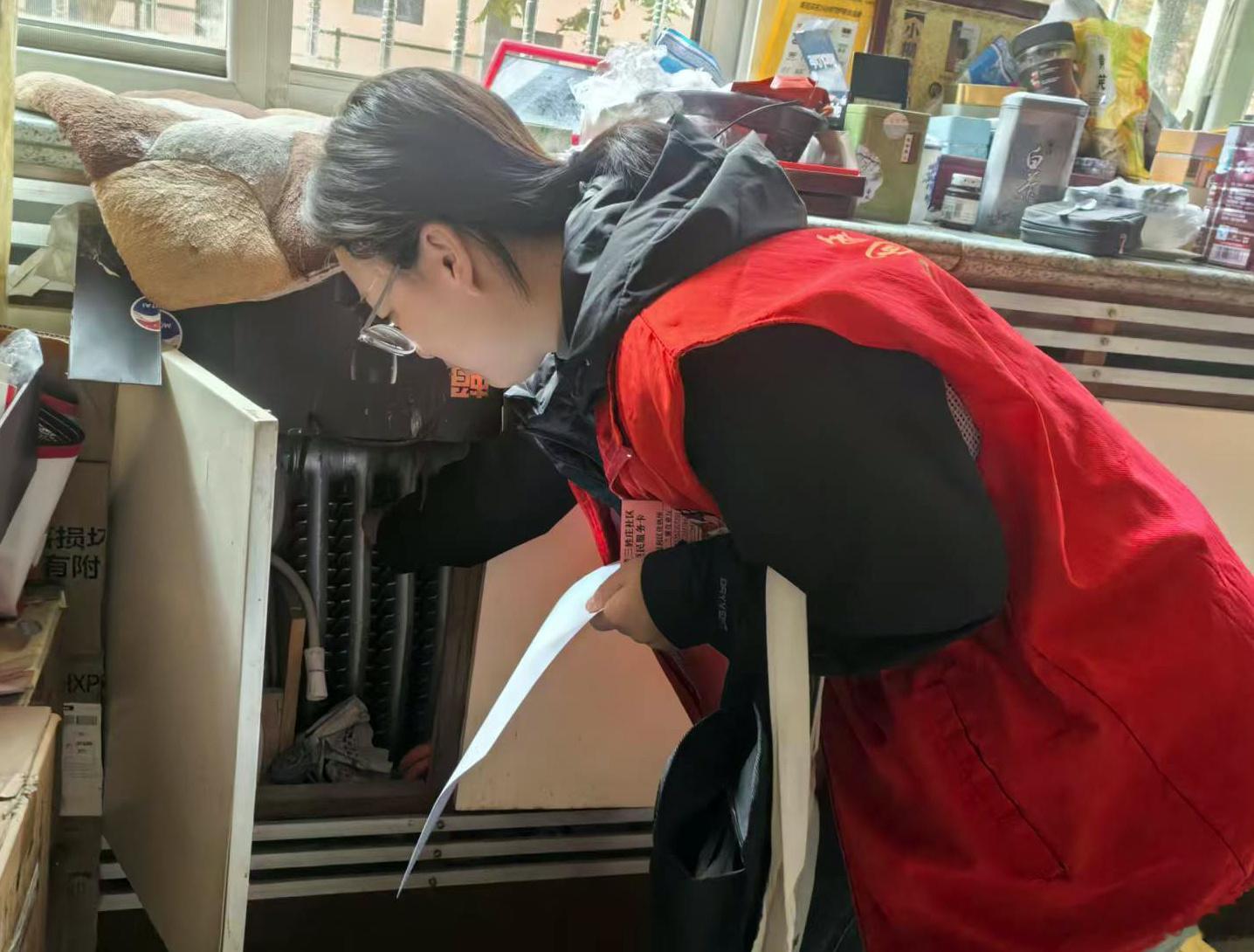 厚道甘肃网络文明陇清风 “刚摸到家里暖气还温温的，正发愁不知道找谁，社区工作人员