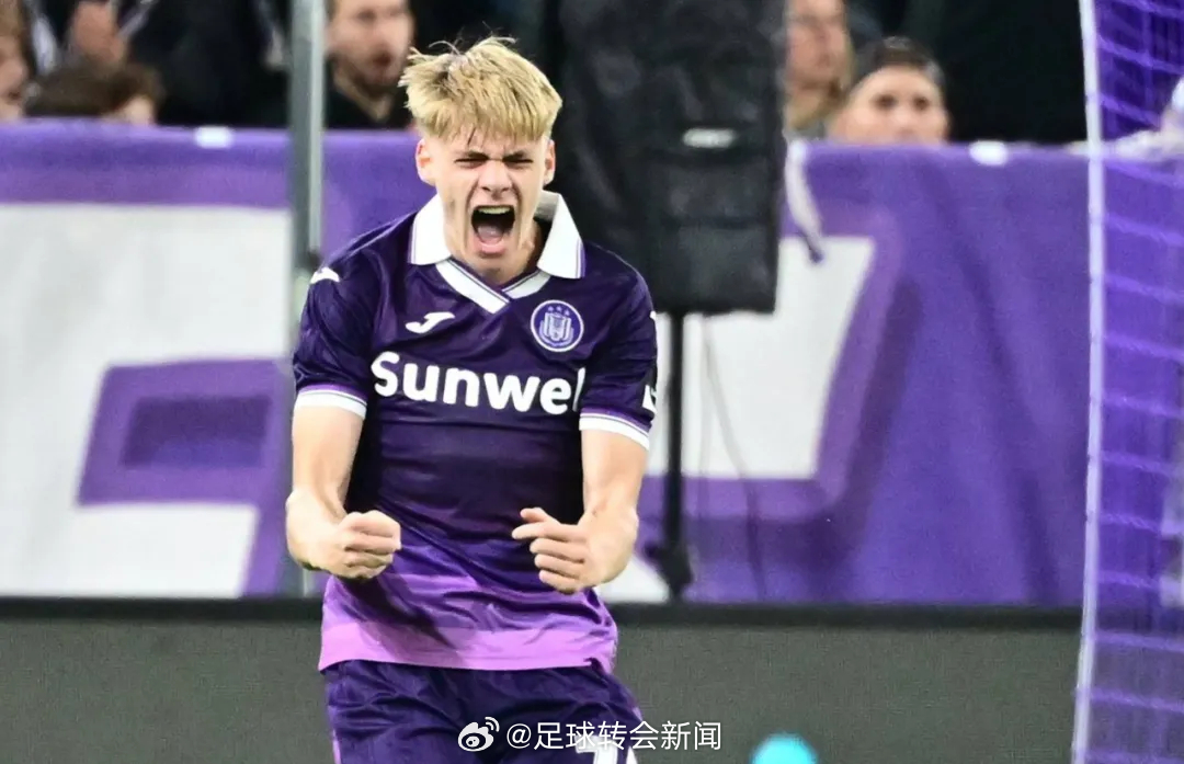 德国天空体育消息，和多特蒙德对明年收购中场新星纳坦-德卡特非常感兴趣，勒沃库森同