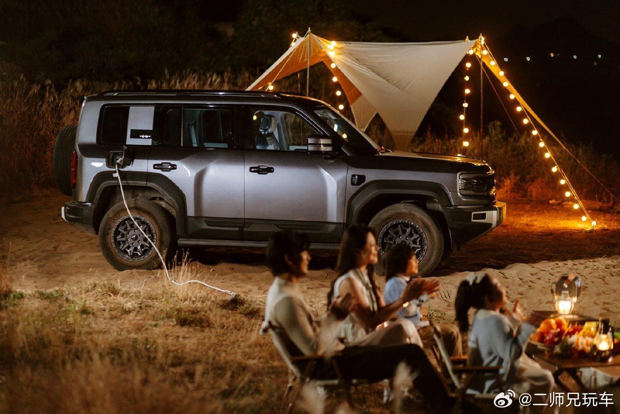 胖东来老板探访长城汽车，不只是打卡那么简单于东来去了长城汽车，引起了不少人的热议