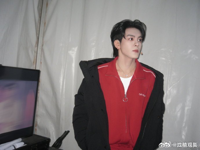 曾舜晞的私有时刻 看他私下的状态真的会被治愈，不工作的时候就放松做自己，穿舒服的