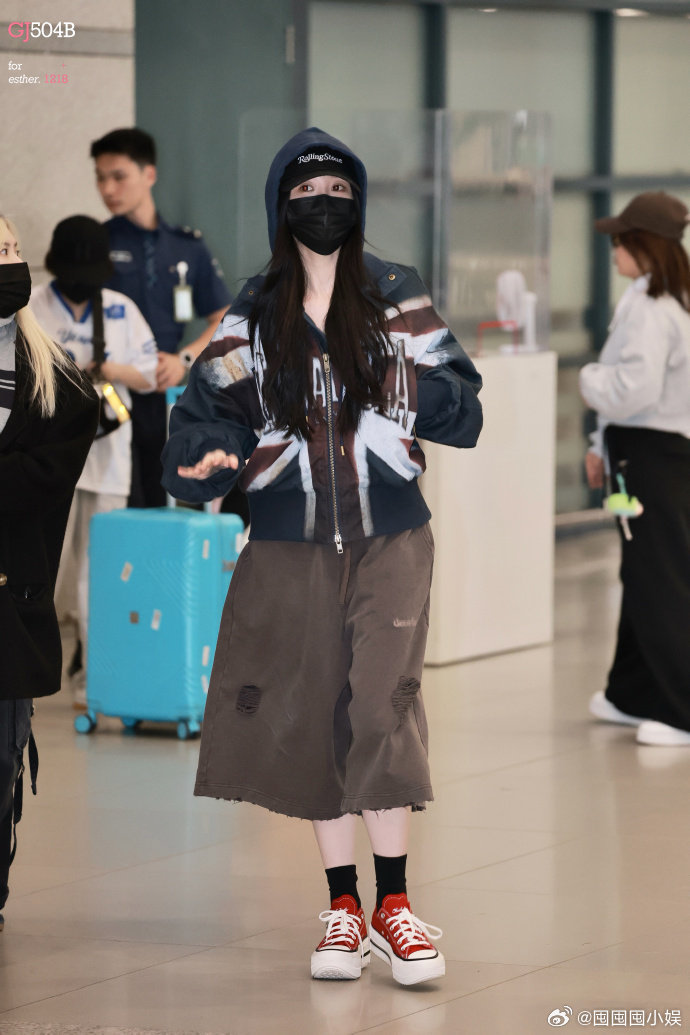 虞书欣韩国到达路透 虞书欣韩国抵达，欣欣子好忙啊！虞书欣韩国抵达