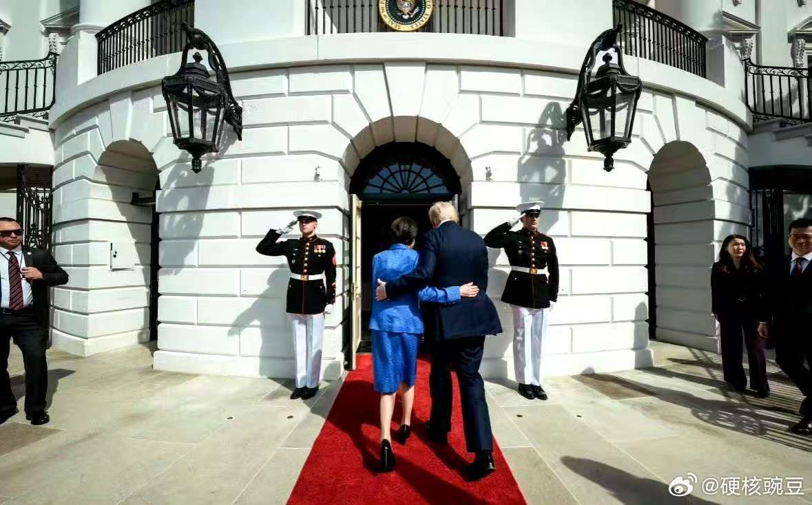 高市早苗访美，可以总结成几个字“有钱能使鬼推磨” 