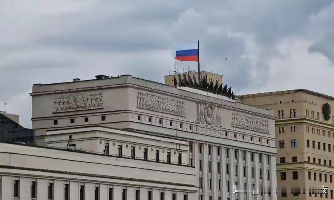 不到24小时，上百架无人机直奔俄，普京一声令下，特朗普紧急改口