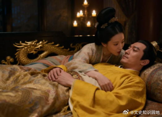 历史 公元 710 年，即唐中宗景龙四年，大唐皇宫表面平静，实则暗流涌动，处处暗