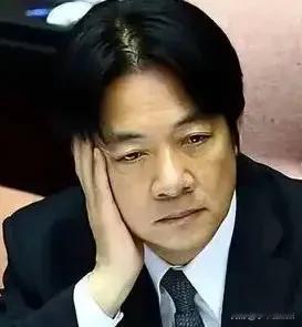 邱毅教授总结了赖清德的四个可能的下场。第一，乌克兰泽连斯基的下场，泽连斯基在俄乌