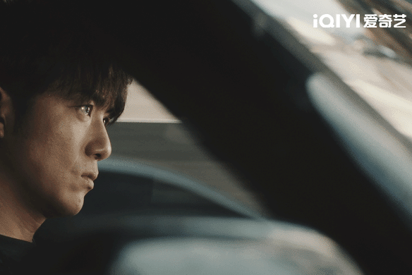 这部剧一个流量生都没有 缉毒题材配上全员戏骨，简直王炸组合！没有流量干扰，剧情与