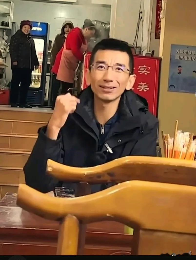 小孙大气啊，
请所有在场的粉丝朋友们吃饭了[赞]
小孙和阿力上午走播了三个小时，