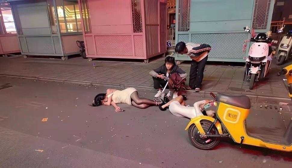 现在的小孩都这样了吗 