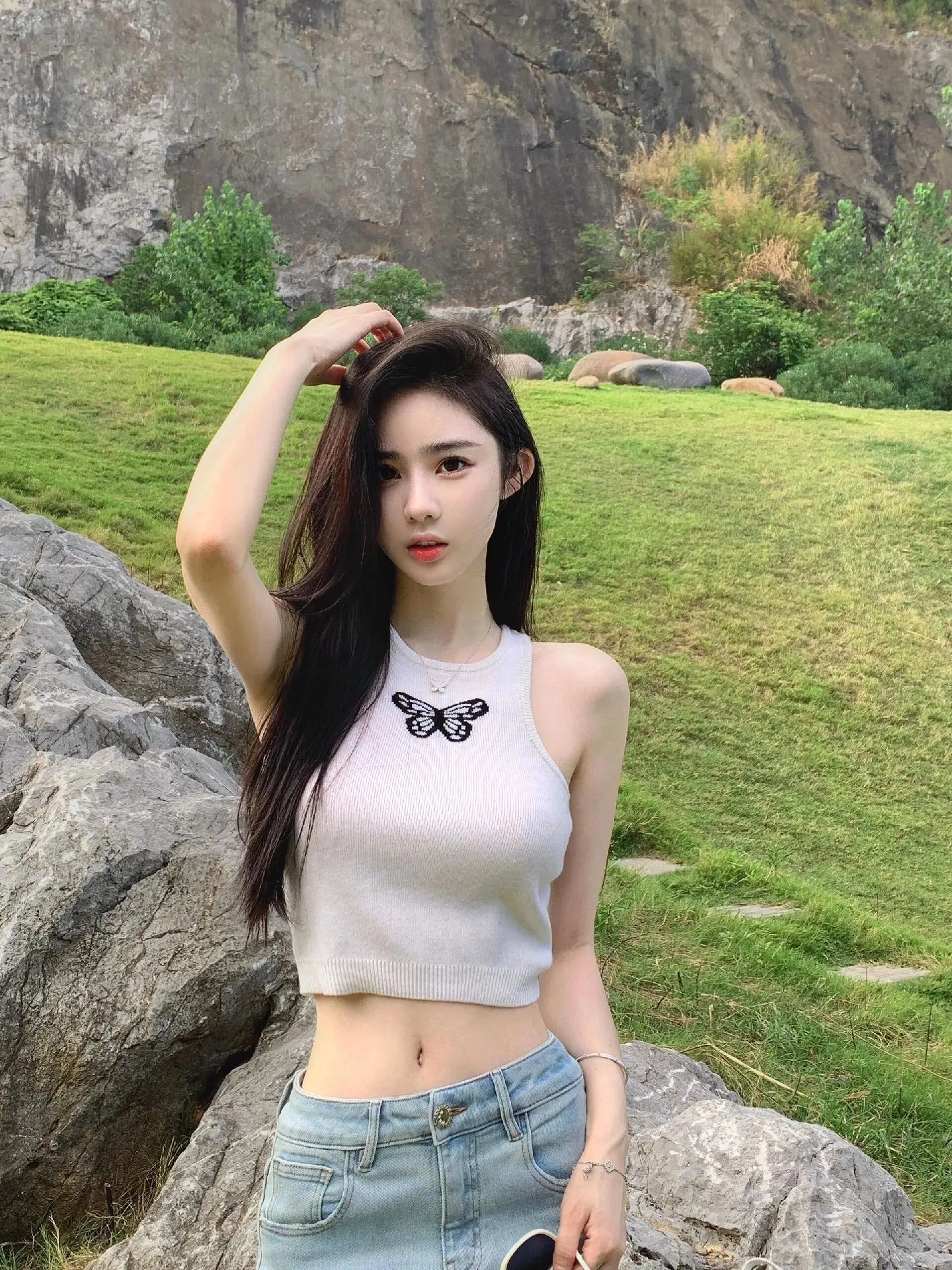 “多挣钱，少生气，现实生活一场戏，玩的都是人民币。在这个看钱看脸的时代...