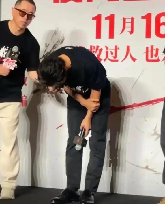 电影市场怎一个惨字了得！黄晓明的道歉“卖惨”也没有改变颓势，首周三天票房三百万，