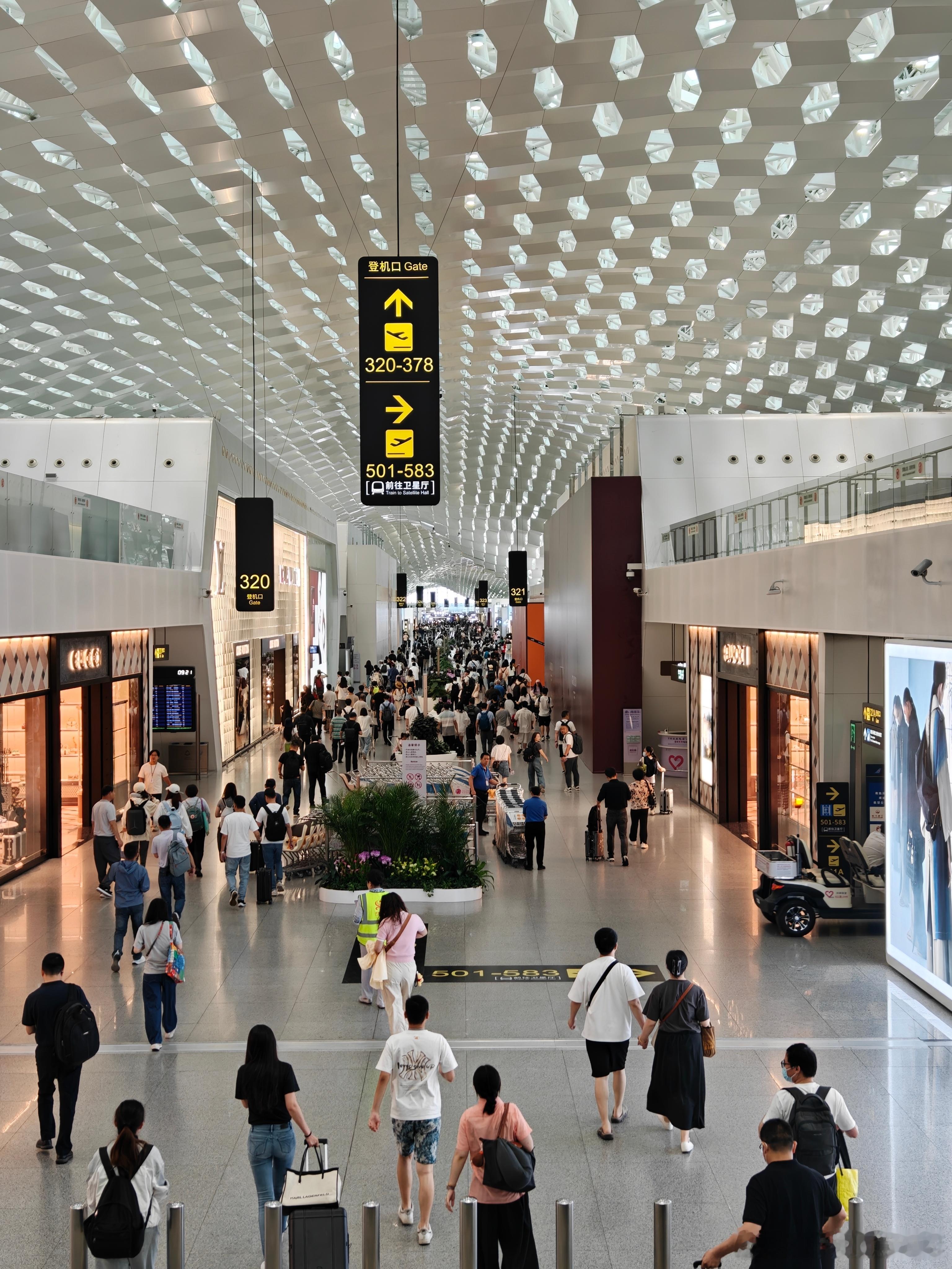 早～又是踩点赶✈️的一天[困] ​​​