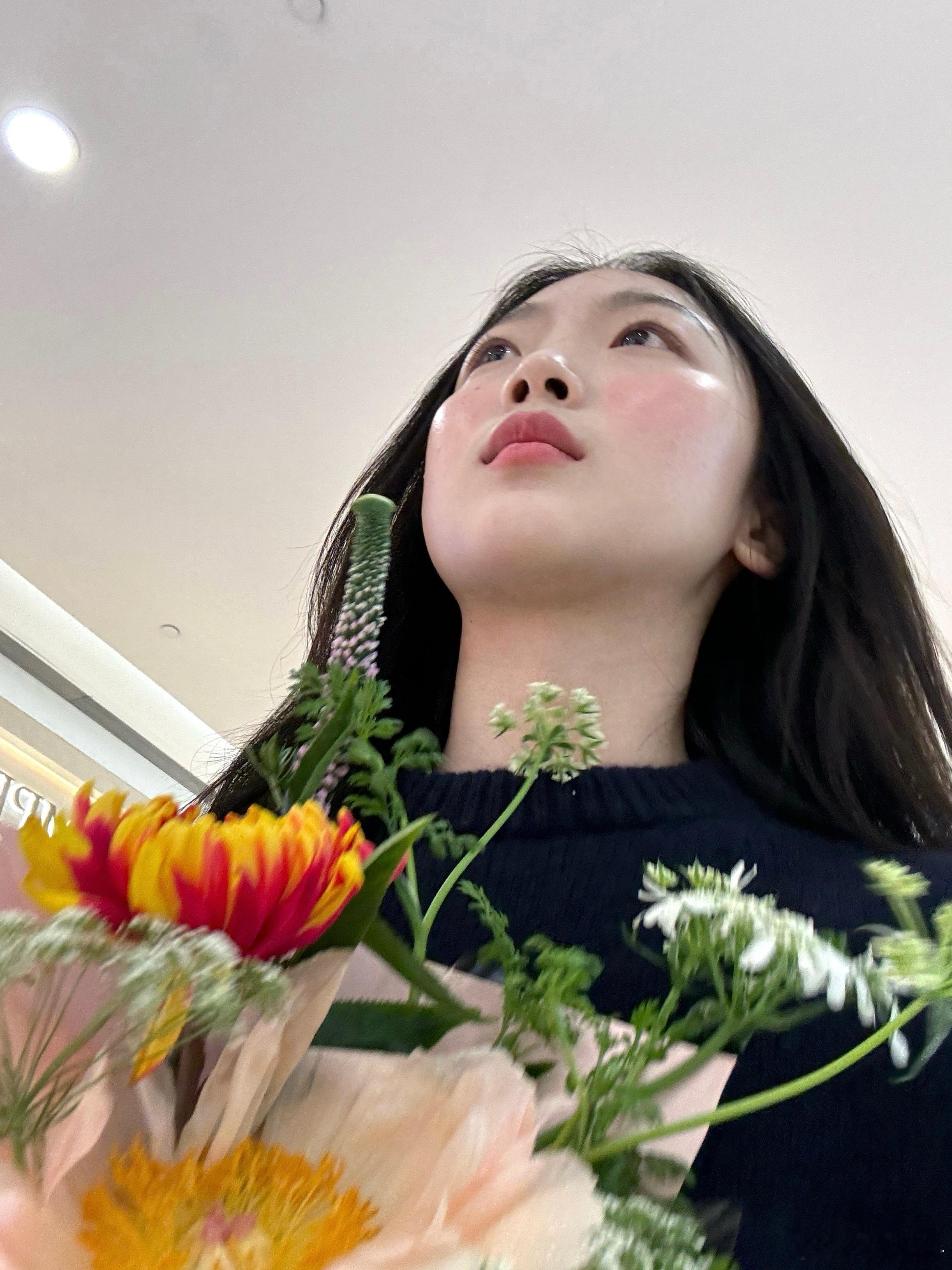 去见很久没见到的好朋友，给她选了漂亮花花💐。 ​​​