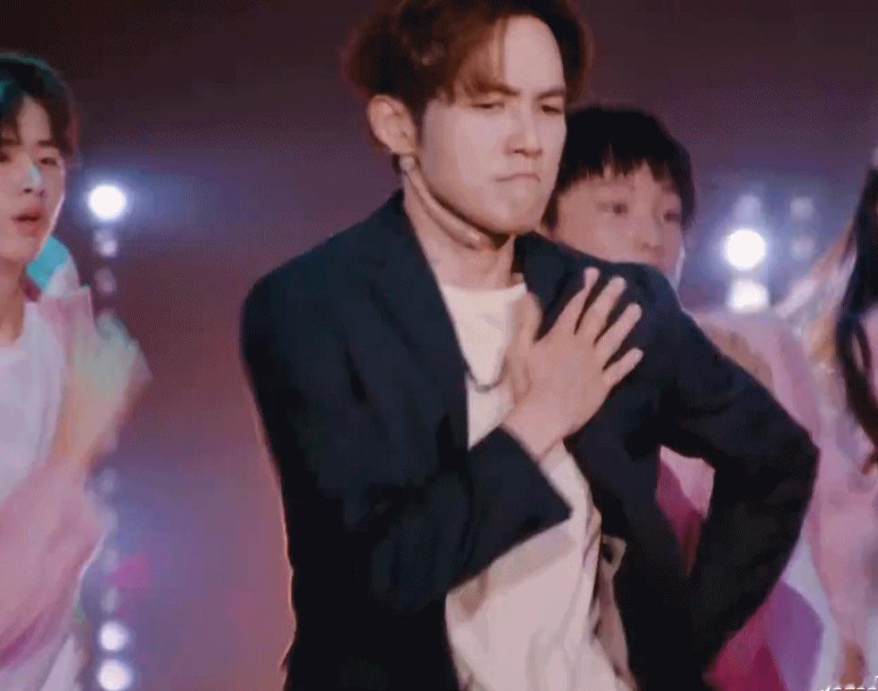 钟汉良丁程鑫跳舞你好星期六超前看点，丁程鑫回忆小时候练舞既要开背又要开腰，练完直