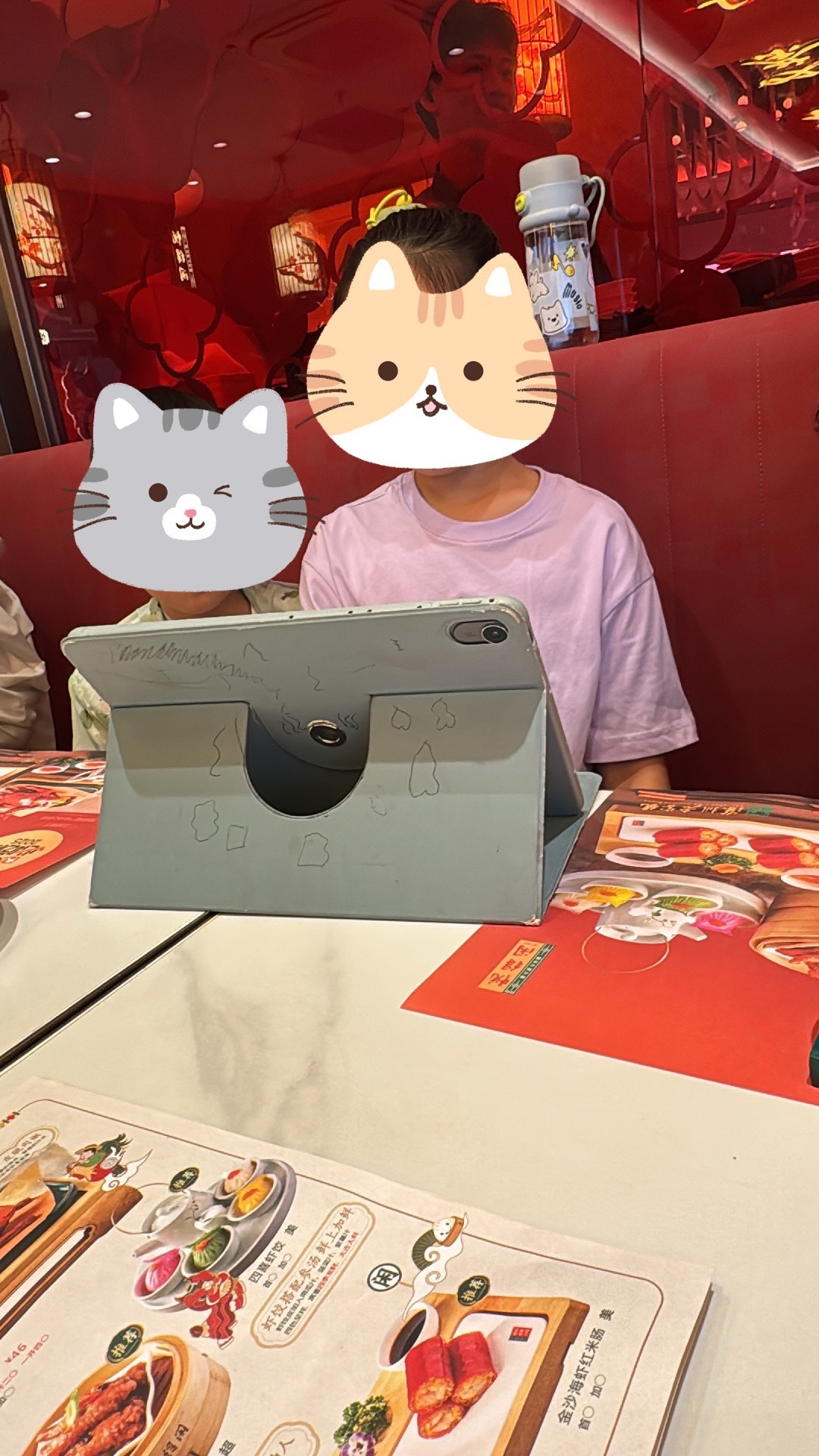 一个普通普通的周日上午。🍃过关的人还是那么多孩子又长高爸爸生日快乐鸭鸭早日康复