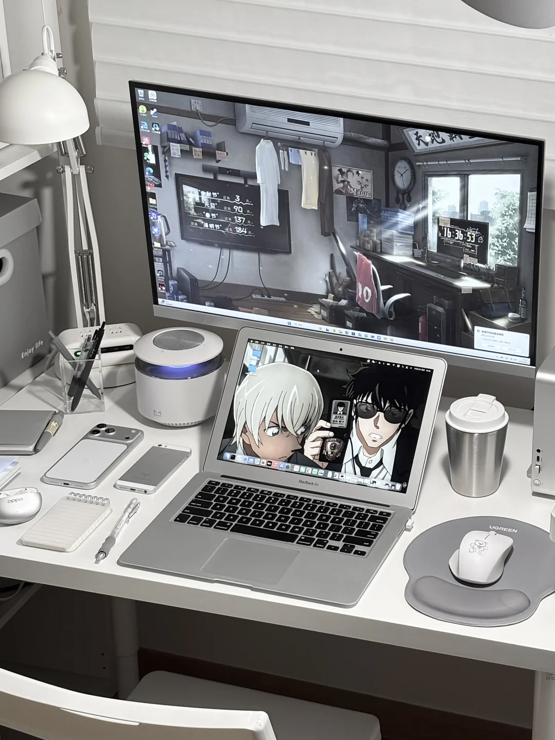 毕业后独居终于拥有了自己的书桌～🗄️🩶🗑️