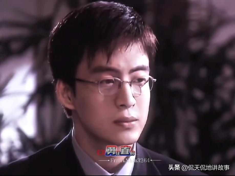 老剧新看才懂
申东贤就是西装暴徒鼻祖
一身西装帅得毫不费力
 
三款发型直接演三