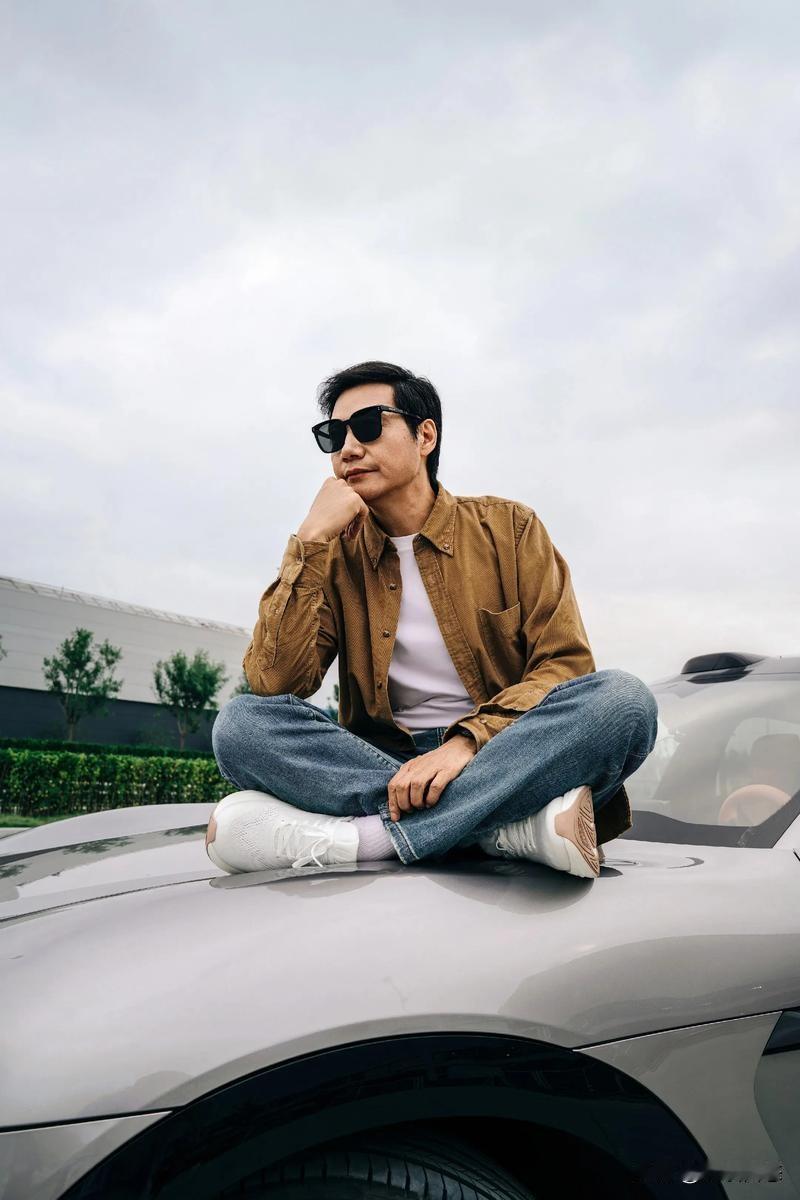 雷军确实还可以，是合格的经理人。
小米汽车从上市至今都交付60多万辆了
就像小米