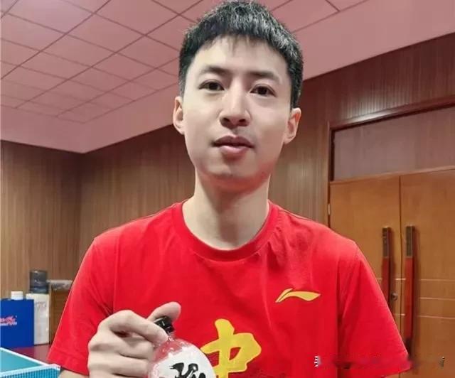 成都封训！国乒男队-12大陪练完整名单[玫瑰]

1，方博（世界冠军）
2，周雨