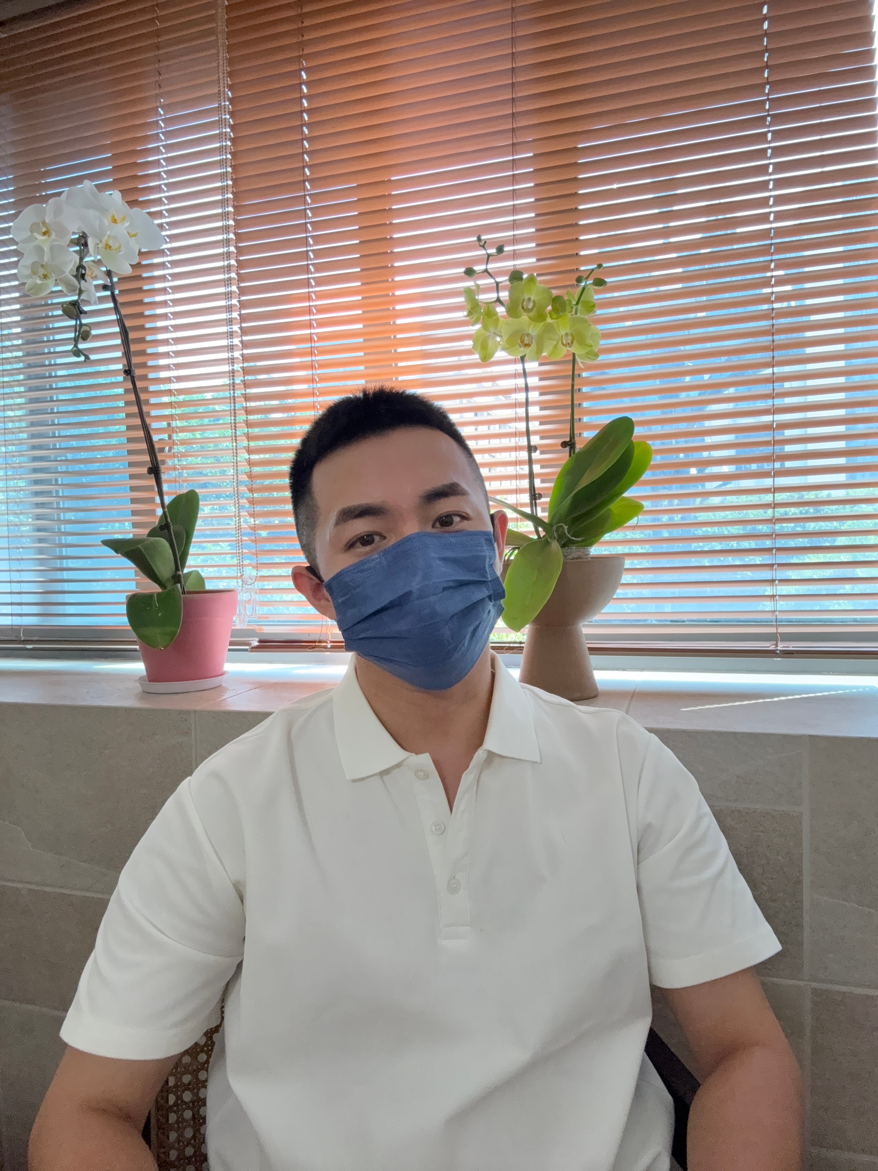 [裂开]脸都肿的，眼睛也是红的。年龄大了不能熬夜打游戏 ​​​