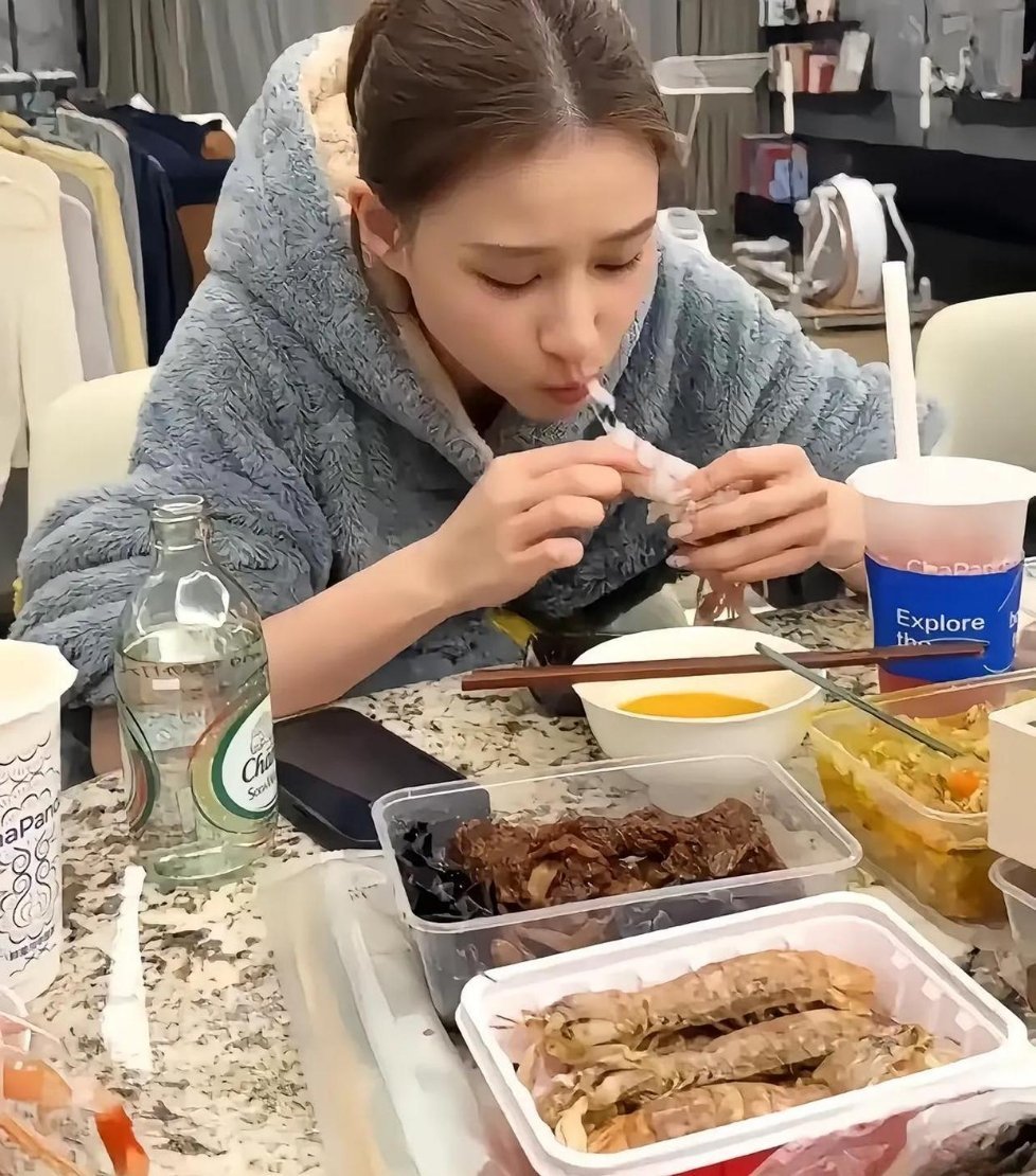 这个样子吃 我只感觉到淡淡的胃痛…… 