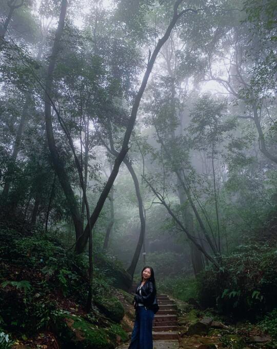 徒步之老峨山 🈵🈵的负氧离子
户外徒步爬山 老峨山 最近发现了一个徒步宝藏地