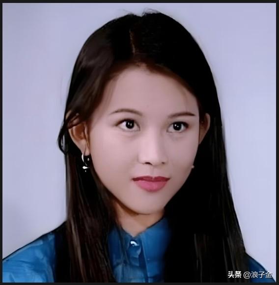 以前的女星真的很有气质，从里到外都散发出那种特有的明星范！
不管是温婉的，还是清