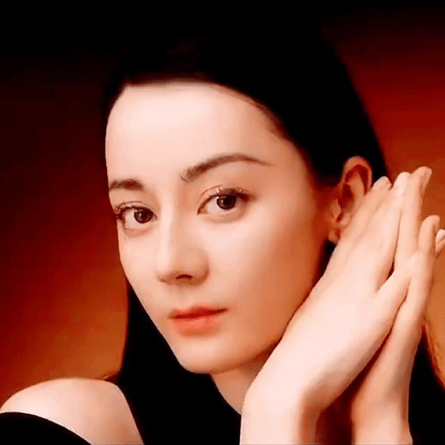 迪丽热巴现在怎么越来越有男相了？ ​​​