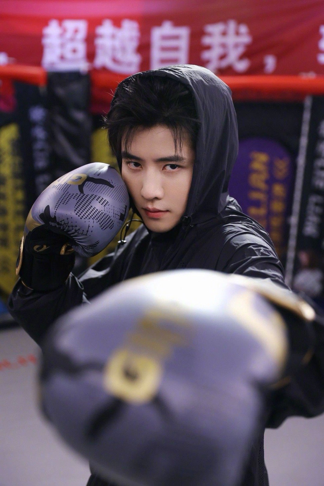 任豪白天叶辰晚上李怀安 叶辰哭戏那段我反复看了好几遍，喉结滚动却发不出声音的那种