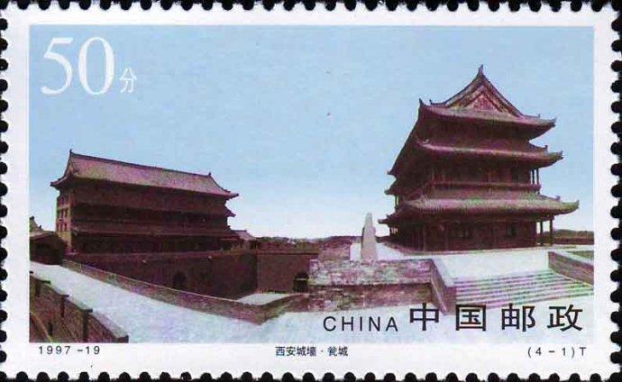 #秋日旅行日记# 
西安城墙，是我国现存规模最大、保存最完整的古代城墙之一。
西