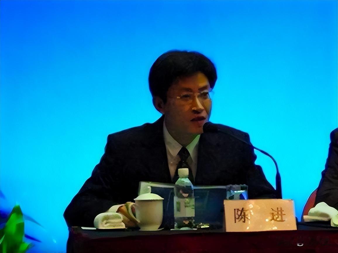 二十多年前一场惊天学术造假，曾直接拖慢了国内半导体行业的发展节奏，透支了整个科研